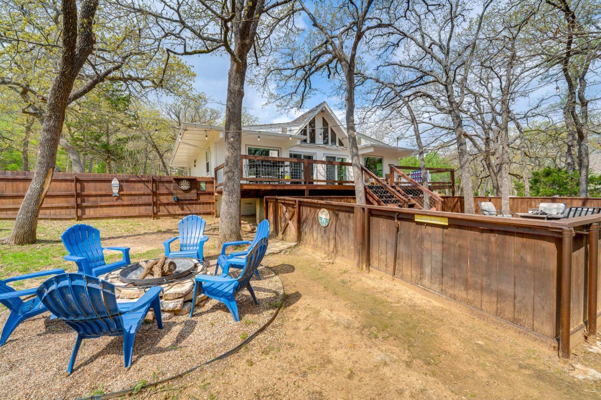 Versatile Home With Deck And Grill, 1 Mi To Lake! Pottsboro Kültér fotó